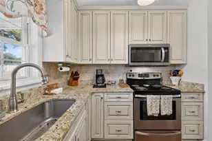 13523 Biscayne Dr, Grand Island, FL 32735 - Photo 11