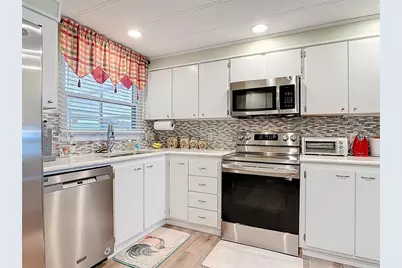 1405 Skyline Court, Tavares, FL 32778 - Photo 7