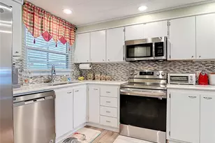 1405 Skyline Ct, Tavares, FL 32778 - Photo 7