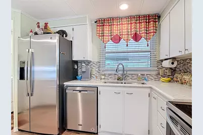 1405 Skyline Court, Tavares, FL 32778 - Photo 5