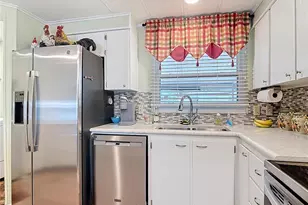 1405 Skyline Ct, Tavares, FL 32778 - Photo 5