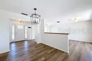 1001 Chinaberry Rd, Clearwater, FL 33764 - Photo 5