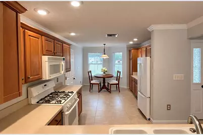 485 Mallory Hill Drive, The Villages, FL 32162 - Photo 9