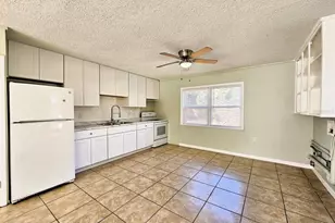 538 Orange St, Mascotte, FL 34753 - Photo 5