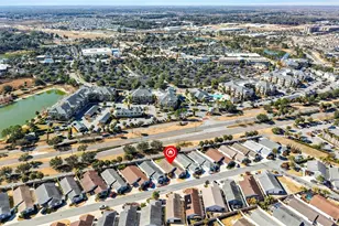 2610 Lindewood St, The Villages, FL 32163 - Photo 3