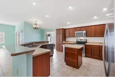 2610 Lindewood Street, The Villages, FL 32163 - Photo 17