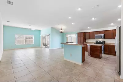 2610 Lindewood Street, The Villages, FL 32163 - Photo 15