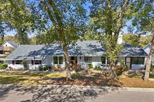 58 Townhill Dr, Eustis, FL 32726 - Photo 1