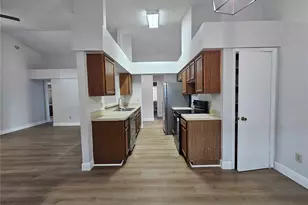 3716 Narroline Dr, Orlando, FL 32818 - Photo 3