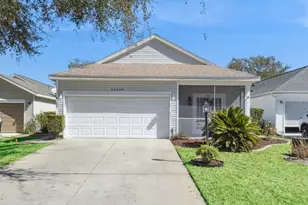 25239 Cranes Roost Cir, Leesburg, FL 34748 - Photo 1