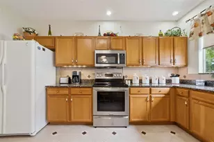 25239 Cranes Roost Cir, Leesburg, FL 34748 - Photo 5