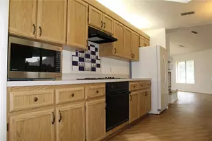 38901 Ella Dr, Lady Lake, FL 32159 - Photo 17