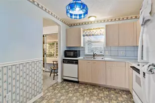 620 Prado Dr, Lady Lake, FL 32159 - Photo 11