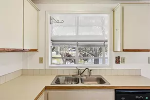 1024 Hilltop Rd, Tavares, FL 32778 - Photo 15