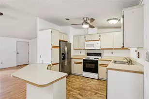 1024 Hilltop Rd, Tavares, FL 32778 - Photo 11