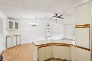 1024 Hilltop Rd, Tavares, FL 32778 - Photo 13