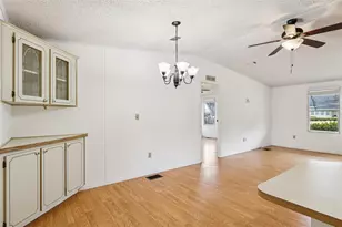 1024 Hilltop Rd, Tavares, FL 32778 - Photo 9