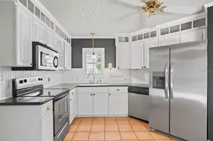 1327 Santa Maria Ave, The Villages, FL 32159 - Photo 23