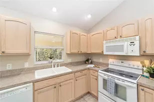 17180 SE 93rd Yondel Cir, The Villages, FL 32162 - Photo 23