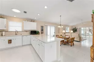 585 Lacy Pl, The Villages, FL 32162 - Photo 5