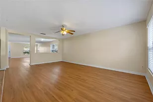 2439 Breezy Meadow Rd, Apopka, FL 32712 - Photo 9