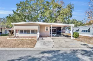 19 Hawaiian Way, Leesburg, FL 34788 - Photo 1