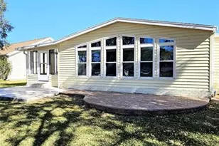 933 Oleander St, Lady Lake, FL 32159 - Photo 5