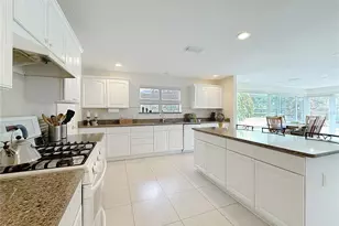 1305 Carolina Ct, The Villages, FL 32162 - Photo 5