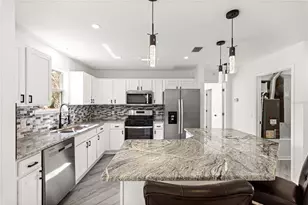 8338 SE 178th Deveaux Ln, The Villages, FL 32162 - Photo 9