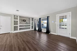 2304 Country Club Rd, Eustis, FL 32726 - Photo 9