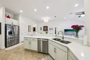 10453 Silver Maple Ave, Oxford, FL 34484 - Photo 13
