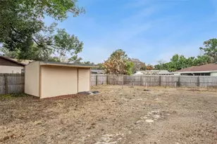 35025 Raintree Dr, Fruitland Park, FL 34731 - Photo 31