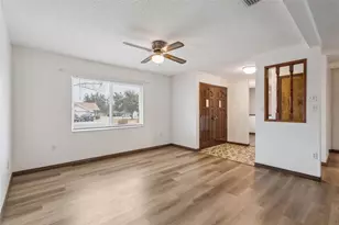 35025 Raintree Dr, Fruitland Park, FL 34731 - Photo 3