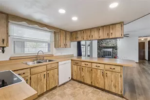 35025 Raintree Dr, Fruitland Park, FL 34731 - Photo 9