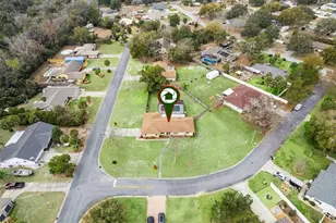 35025 Raintree Dr, Fruitland Park, FL 34731 - Photo 27