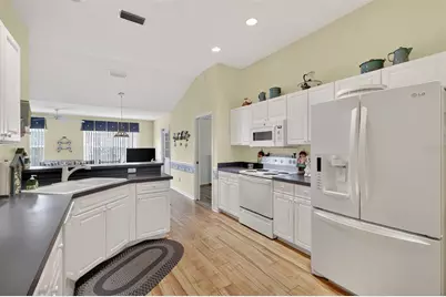 648 San Marino Drive, The Villages, FL 32159 - Photo 15