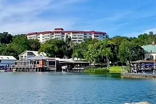 601 N McDonald St, Mount Dora, FL 32757 - Photo 1
