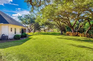 2903 Larranaga Dr, The Villages, FL 32162 - Photo 43