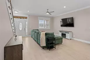 12560 NE 49th Dr, Oxford, FL 34484 - Photo 9