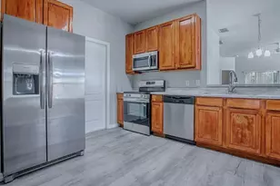 1321 Kellogg Dr, Tavares, FL 32778 - Photo 5