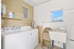 724 Royal Palm Ave, Lady Lake, FL 32159 - Photo 27