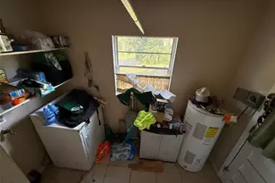 109 E Cedar St, Howey in the Hills, FL 34737 - Photo 5