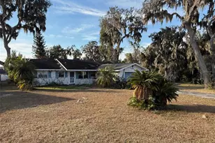 109 E Cedar St, Howey in the Hills, FL 34737 - Photo 15