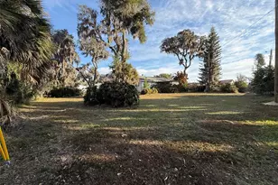 109 E Cedar St, Howey in the Hills, FL 34737 - Photo 17