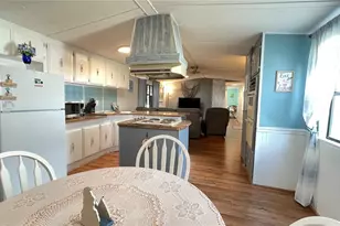 1214 Dustin Dr, The Villages, FL 32159 - Photo 5