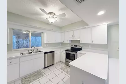 817 Berryhill Circle, Fruitland Park, FL 34731 - Photo 9