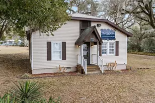 219 W McClendon St, Lady Lake, FL 32159 - Photo 1