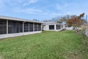 1581 Oakview Cir SE, Winter Haven, FL 33880 - Photo 15