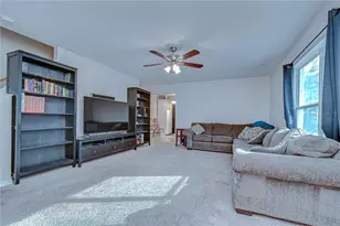 24640 Siena Dr, Lutz, FL 33559 - Photo 13