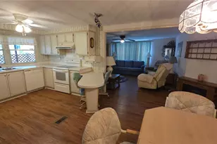 252 Pinewood Dr, Eustis, FL 32726 - Photo 11